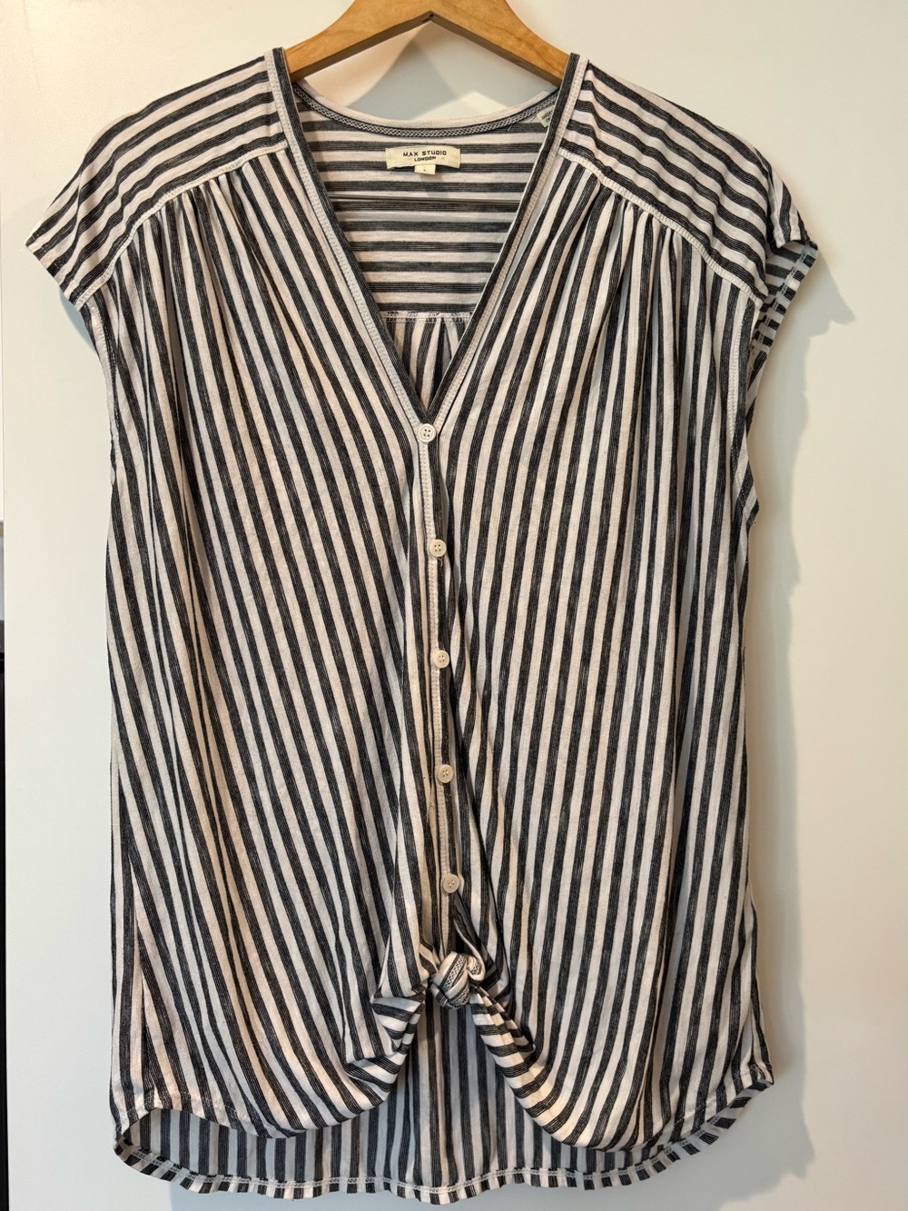 Max Studio striped sleeveless blouse size L new without tags!